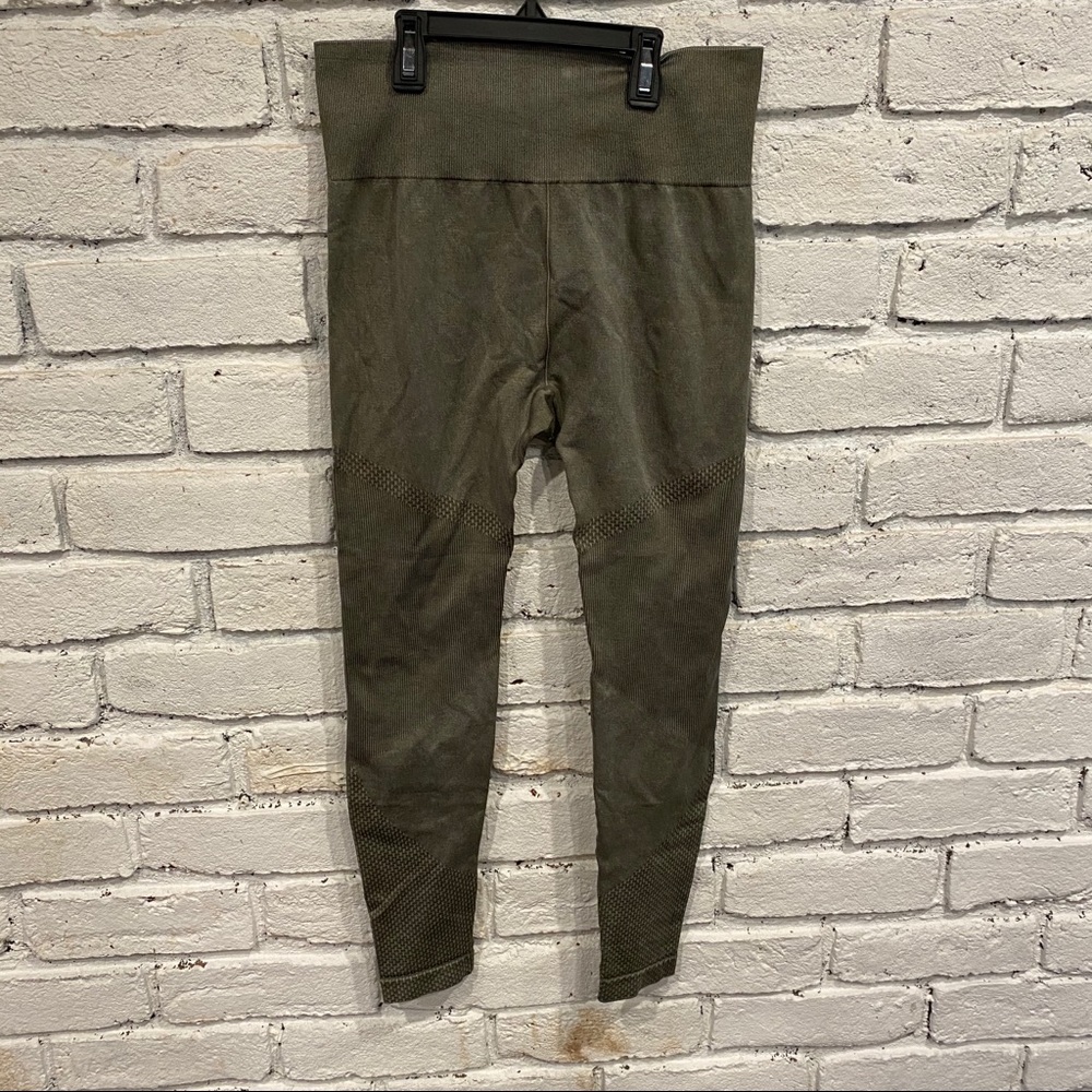 Women’s army green leggings - Large